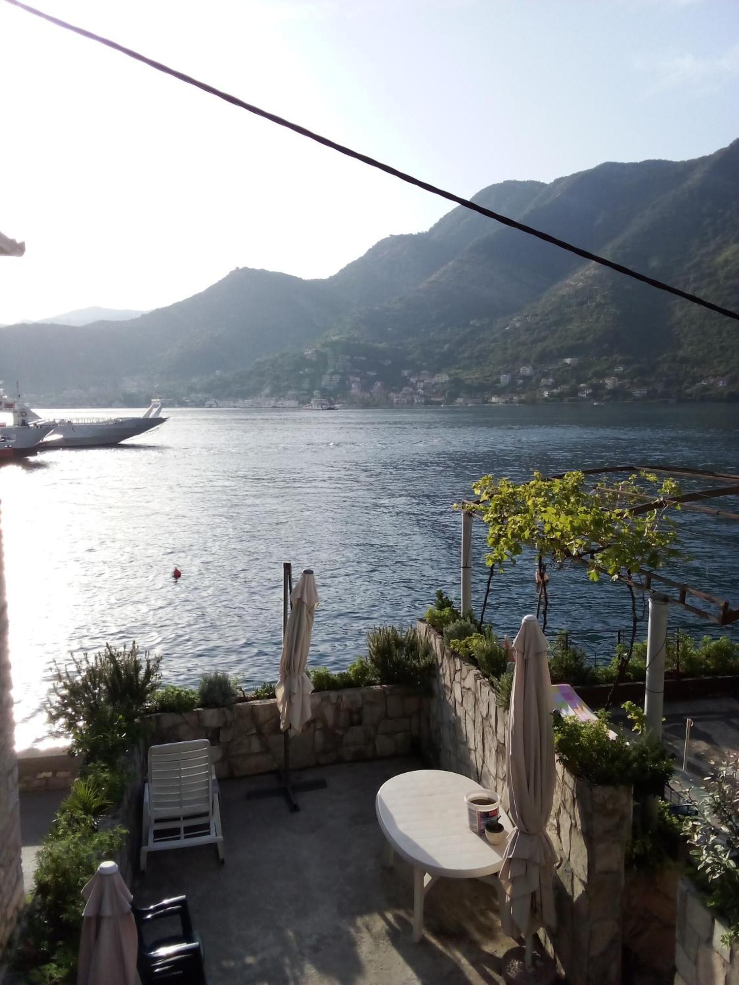 Apartment Aleksandar ติวัต ภายนอก รูปภาพ
