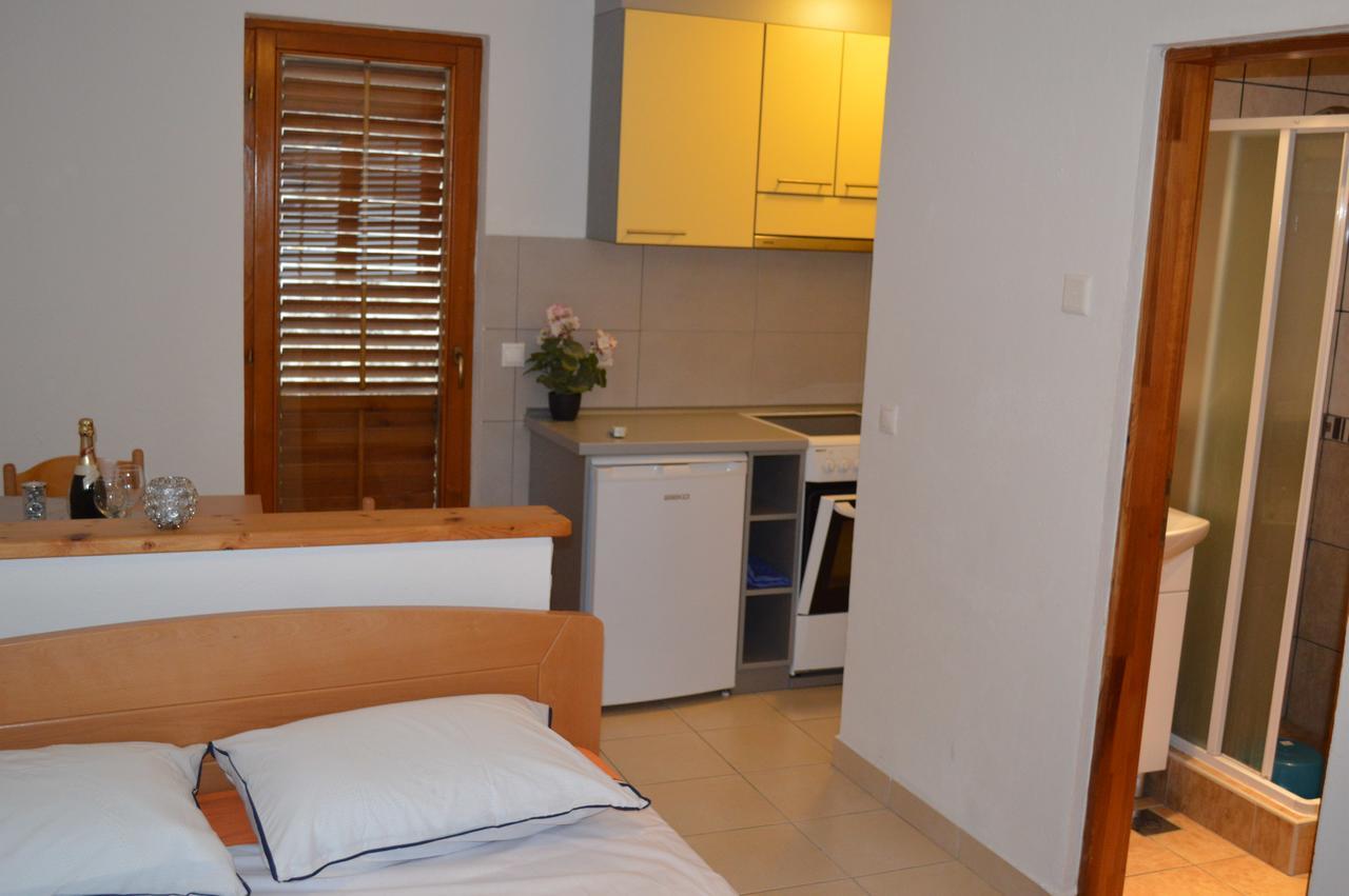 Apartment Aleksandar ติวัต ภายนอก รูปภาพ