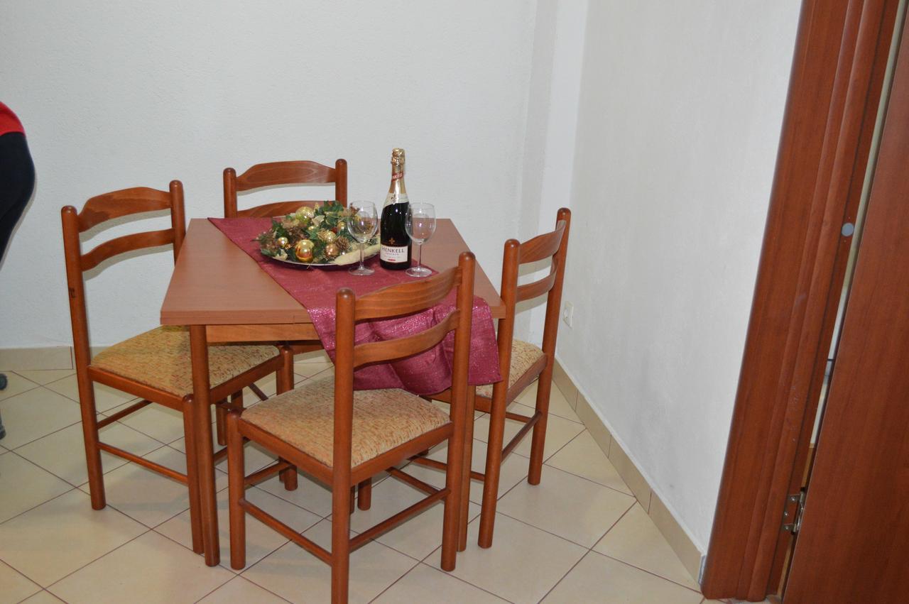 Apartment Aleksandar ติวัต ภายนอก รูปภาพ