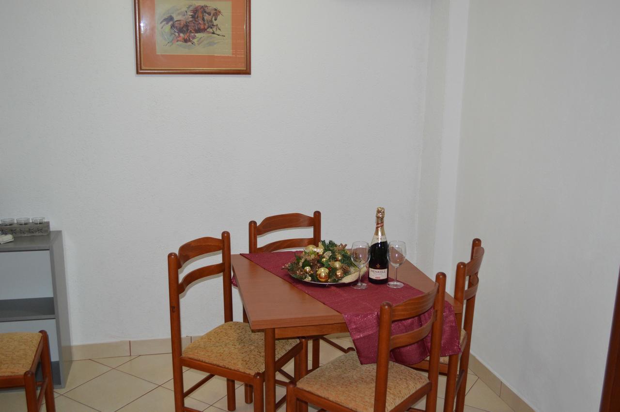 Apartment Aleksandar ติวัต ภายนอก รูปภาพ