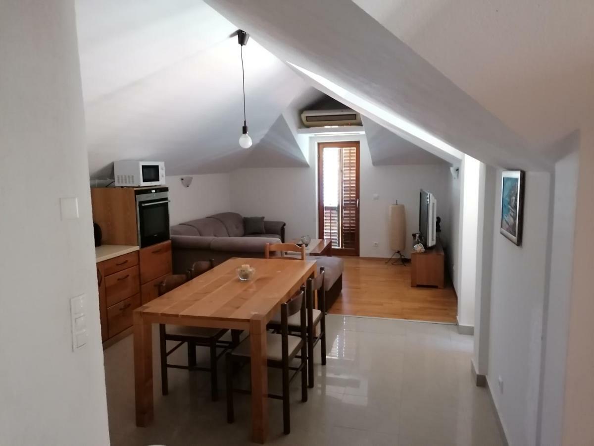 Apartment Aleksandar ติวัต ภายนอก รูปภาพ